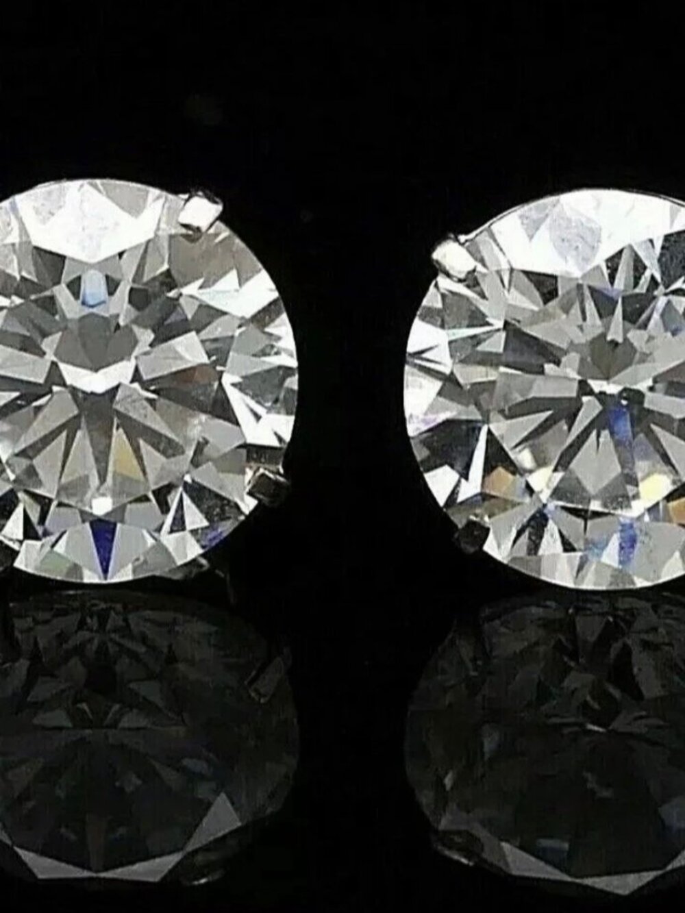 Men’s 4CT Round Lab Diamond Stud Earrings 14K White Gold VVS1 Iced